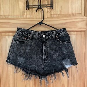 Distressed Levi’s Jean Shorts